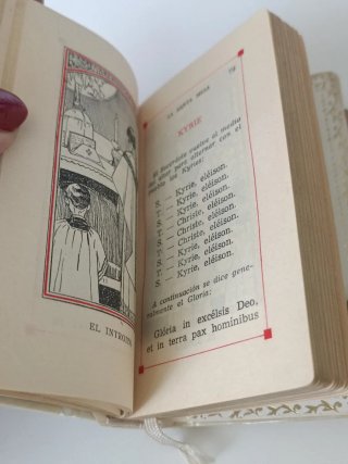 Antiguo devocionario o misal de primera comunión
