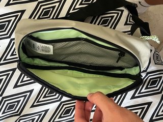 Riñonera Adidas Beige y Verde