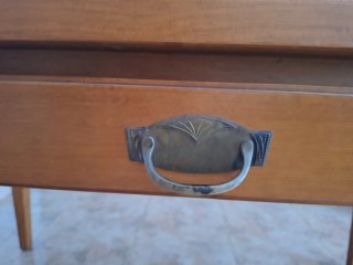 Mesa de comedor de madera