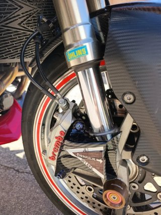 Kawasaki Z1000 OLHINS y BREMBO,año 2007
