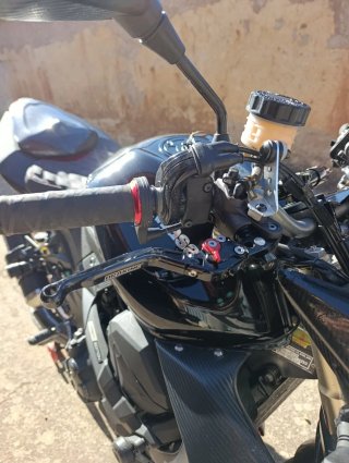 Kawasaki Z1000 OLHINS y BREMBO,año 2007
