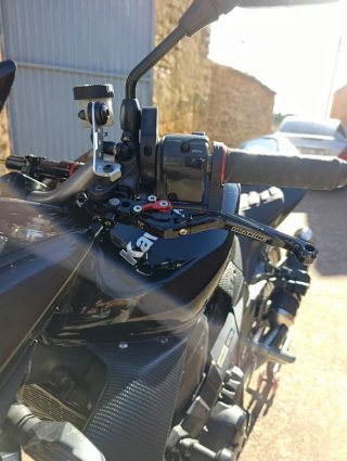 Kawasaki Z1000 OLHINS y BREMBO,año 2007
