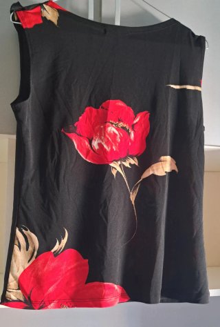 Blusa sin mangas con estampado floral