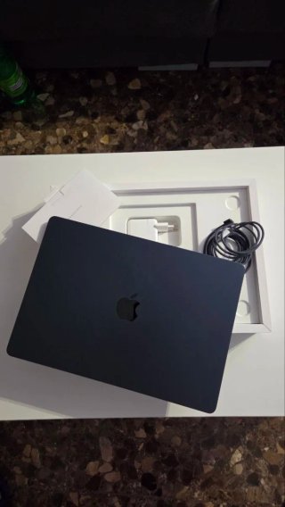 MacBook Air 15 ,M4, 16GB ,256GB