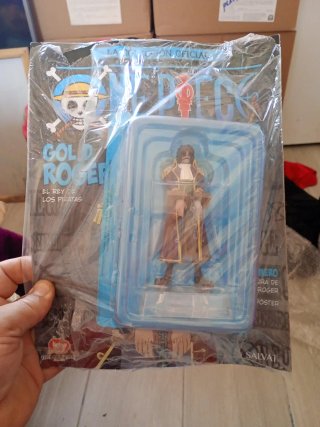 2 Revistas One Piece con Figuras
