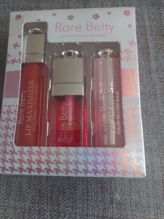 Rare Betty Set Labial y Bálsamo Rosa/Rojo
