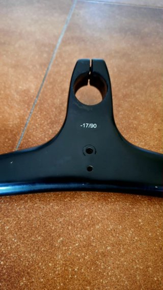 Manillar PROGUESS carbono CON potencia integrada