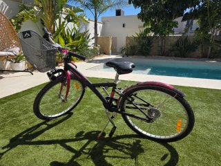 Bicicleta infantil 24 semi nueva, de 9 a 12 años.