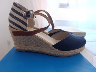 Zapatos de cuña mujer azul y marrón