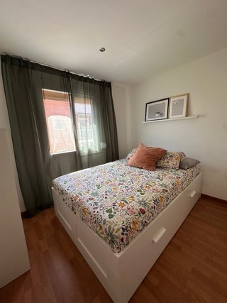 Cama Brimnes 140cm Ikea con 4 cajones y Colchon