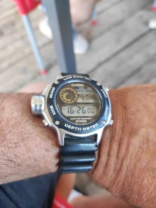 Reloj Casio Depth Meter 200M