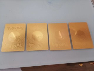 4 Cartas Pokémon Charizard VMAX Doradas