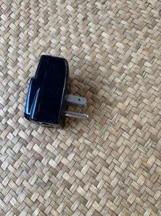 Adaptador de enchufe universal negro