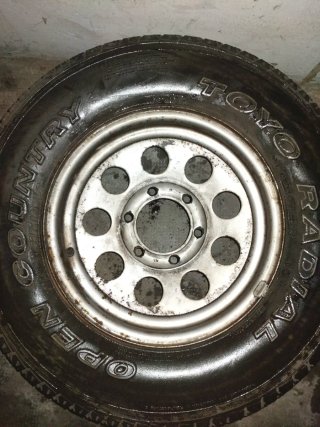 Neumáticos con llantas 225/75/15   Opel frontera.