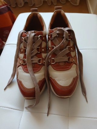 Zapatillas Pikolinos Marrones y Beige