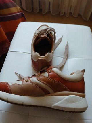 Zapatillas Pikolinos Marrones y Beige