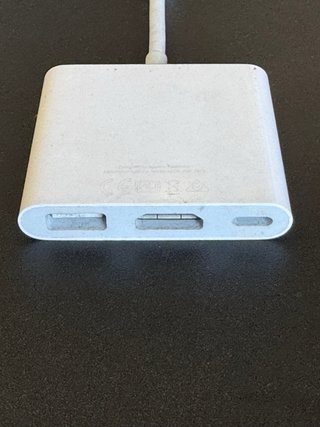 Adaptador USB-C a HDMI y USB-A Apple