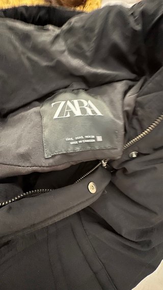 Anorak largo capucha ZARA negro