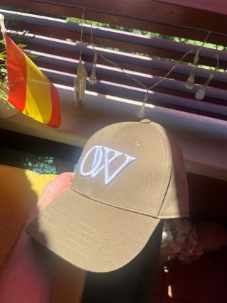 Gorra Off-White Beige