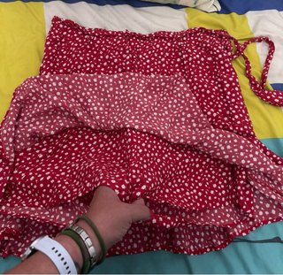 Falda pantalón corta estampada y de vuelo