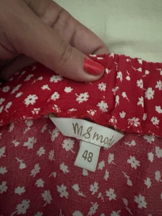 Falda pantalón corta estampada y de vuelo