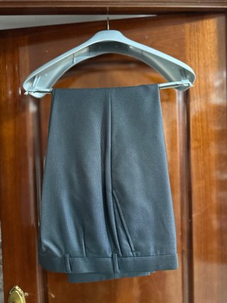 Traje de novio gris clásico nuevo