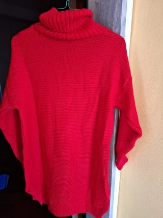 Maglione rosso collo alto