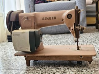 Máquina de coser Singer antigua