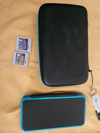 Nintendo 2DS XL + 3 Juegos