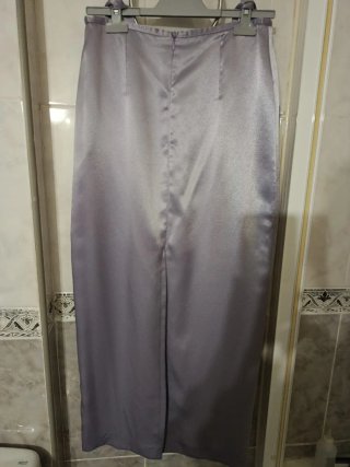 Conjunto falda larga y corpiño malva,