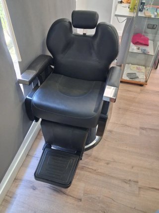 Silla de barbero negra