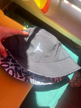 Sombrero Jordan Negro Reversible