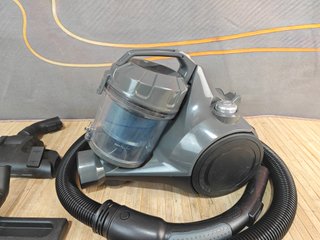 Amazon Basics Potente aspirador 700W sin bolsa