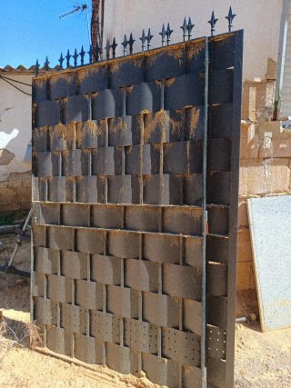 Puerta de entrada para chalet