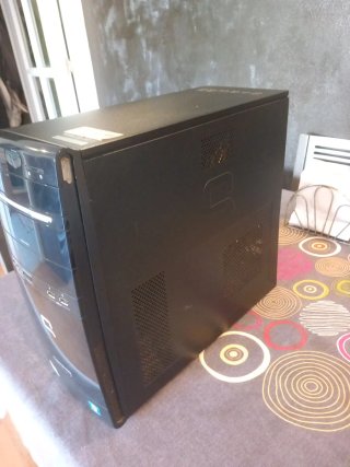 Torre PC Compaq Negra