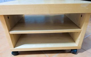 Mesita auxiliar con ruedas