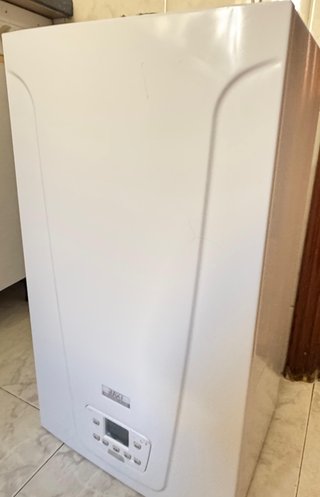 Caldaia a condensazione a gas marca Baxi