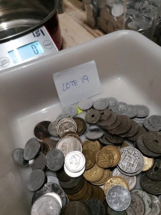 4 kg de Pesetas Antiguas + Extras