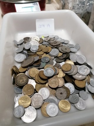 4 kg de Pesetas Antiguas + Extras