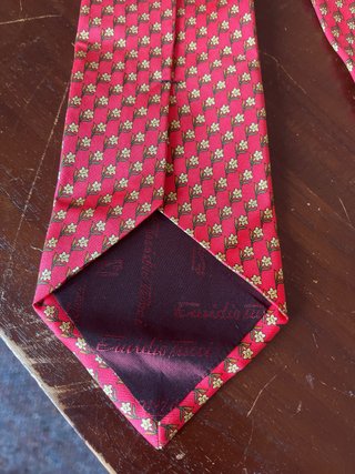 Corbata roja con estampado flora de seda natural