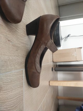 Zapatos cómodos tacón marrón