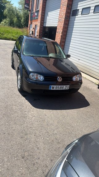 Volkswagen Golf 2000