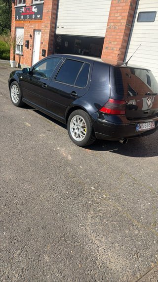 Volkswagen Golf 2000