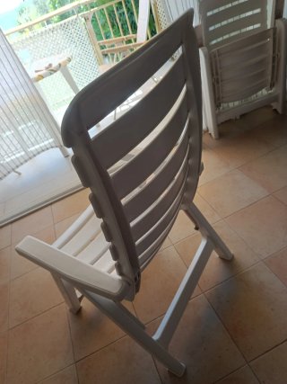 Sillón reclinable exterior blanco