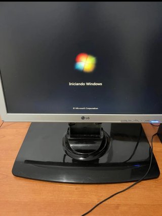 Ordenador sobremesa LG Negro/Plata