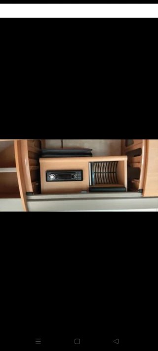 Esta caravana está equipada con un asiento estánda