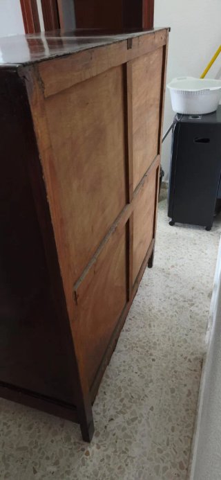 Cómoda de madera con 5 cajones amplios