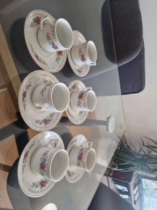Juego de café de porcelana con flores