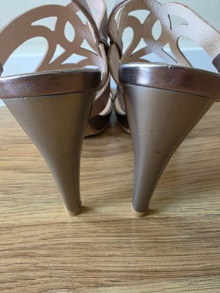 Sandalias Classy@ doradas tacón alto T39