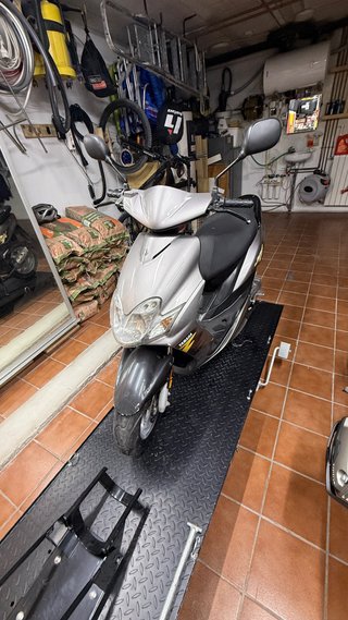 Yamaha JOG 49cc Scooter 2004
